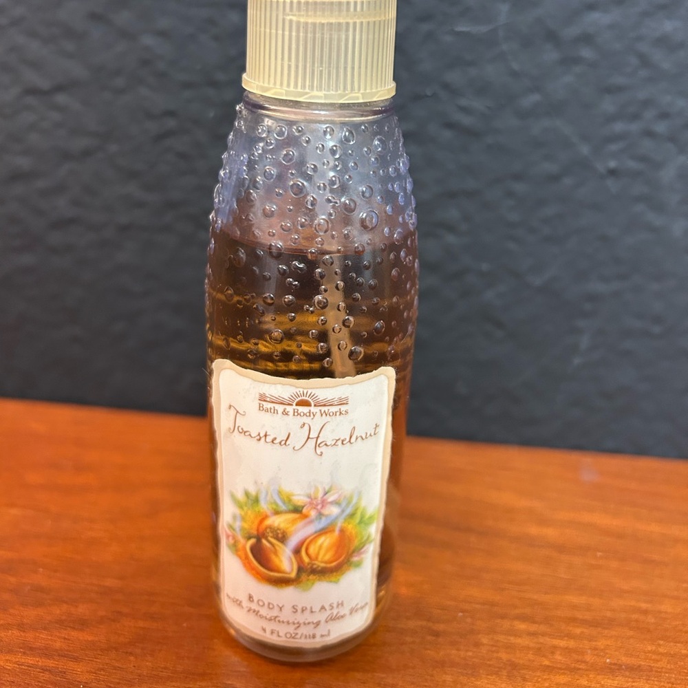 Vintage Bath & Body Works Toasted Hazelnut fragrance mist - Picture 2 of 5